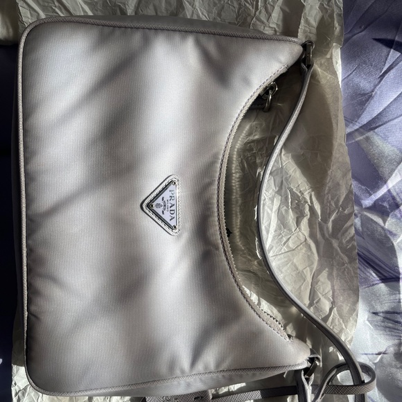 Authentic Prada Re-Edition 2005 Mini Nylon Bag Lavender (with Dustbag) - Picture 4 of 8